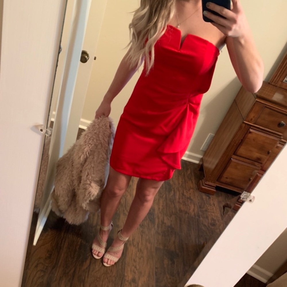 Red hot strapless cocktail dress 🔥